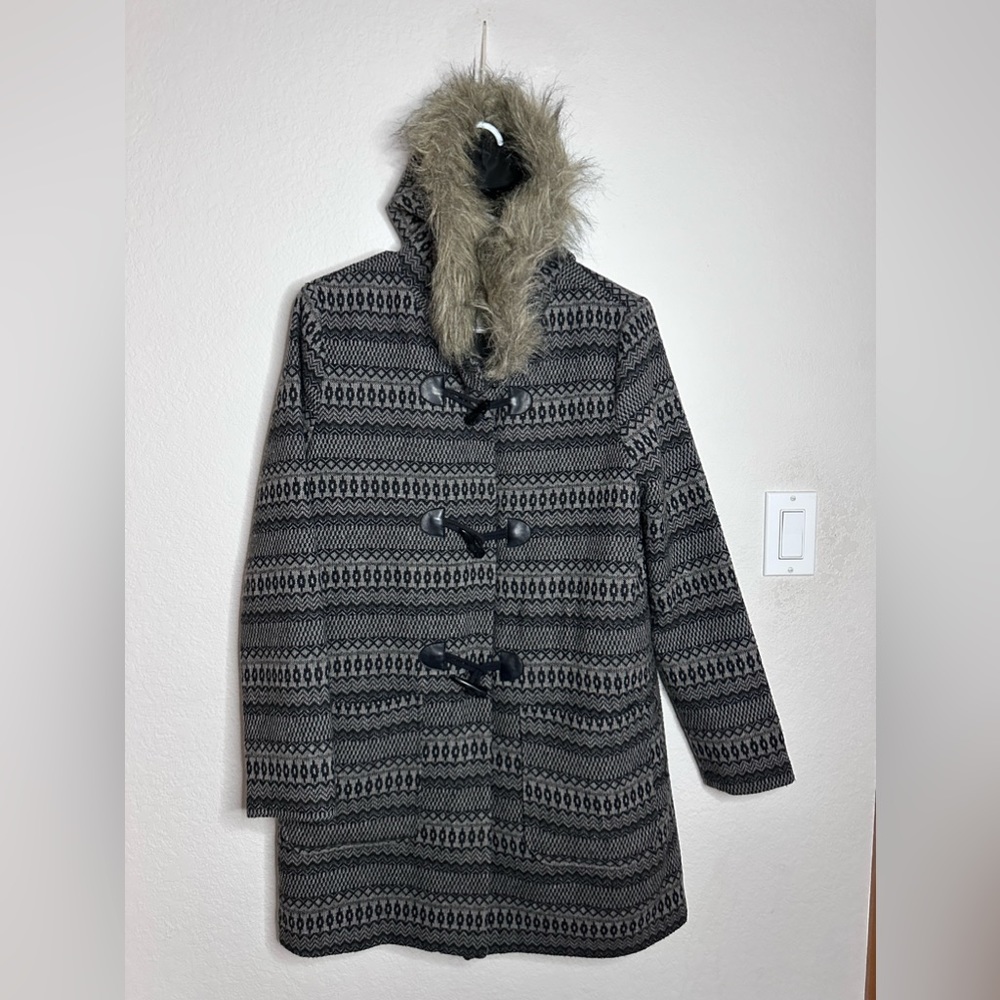 Jack by BB Dakota, Womens Jacket with Faux Fur and geometric design, size M